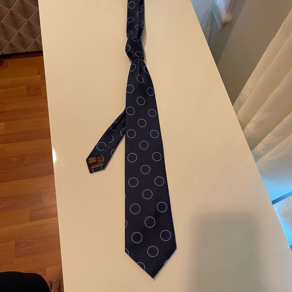 BCBG tie